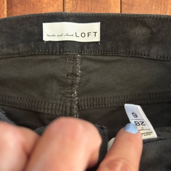 LOFT Women’s Washed Black Velvet Skinny Jeans with Zipper Accents Size 6 - Picture 2 of 9